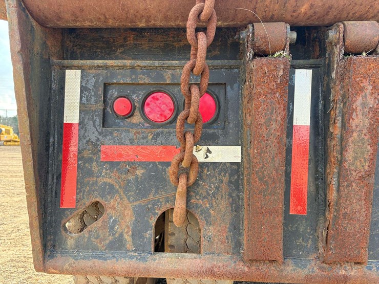 2007-mack-granite-cv713-image-40