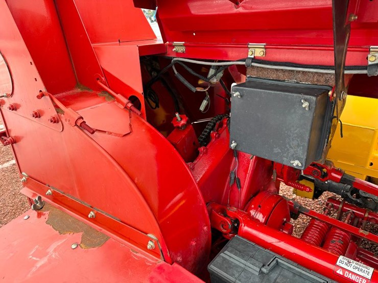 2009-new-holland-fp230-image-37