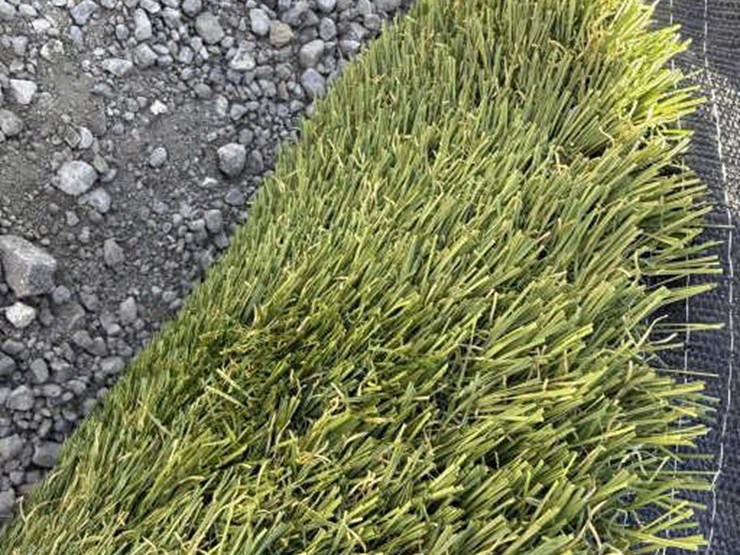 #258-•-12'-roll-of-turf---lush-image-2