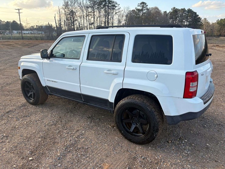 2016-jeep-patriot-sport-image-2