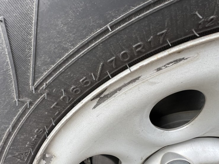 2012-chevrolet-tahoe-image-16