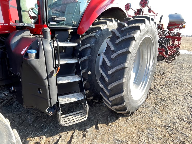 case-ih-magnum-315-image-25