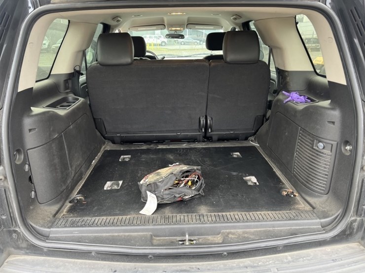 2012-chevrolet-tahoe-image-21