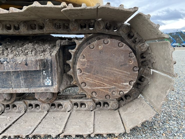 2021-deere-135g-image-35