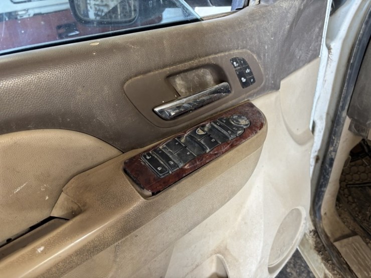 2010-gmc-sierra-2500-image-13