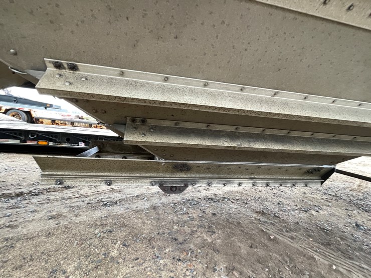#1032-•-2011-timpte-inc.-grain-trailer-(has-mn-salvage-title)-image-31