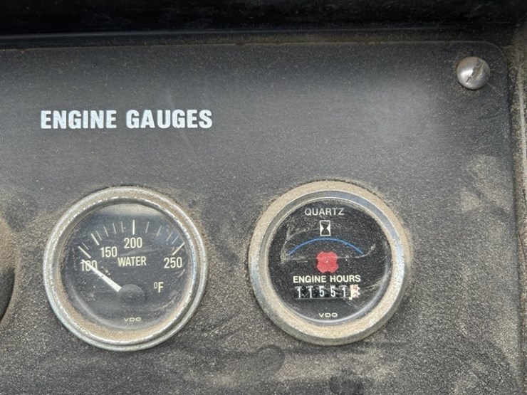 john-deere-208-image-25