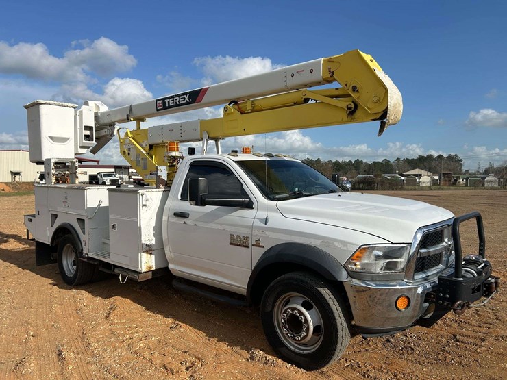 2013-dodge-ram-5500hd-image-2