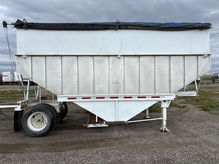 1974-titan-trailer-image-6