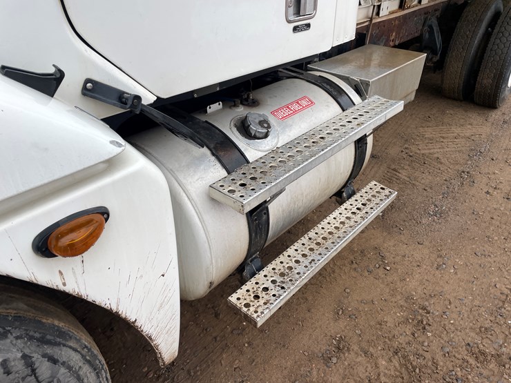 #1038-•-2005-freightliner-grain-truck-(has-mn-title)-image-18