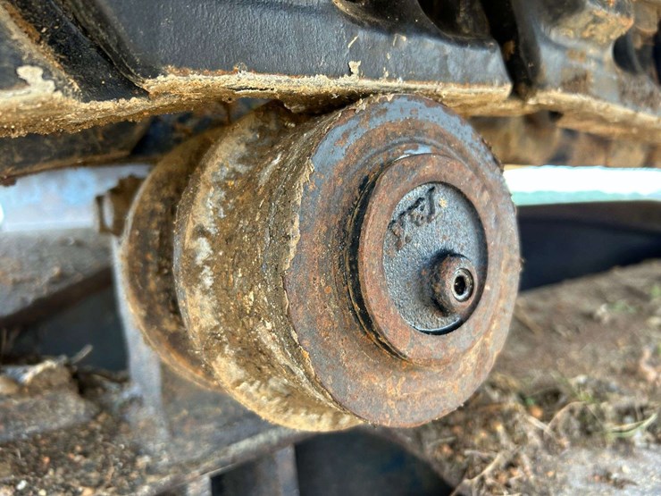 2015-komatsu-pc210-lc-10-image-15