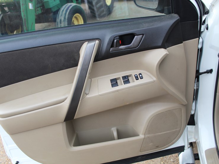 2008-toyota-highlander-image-9