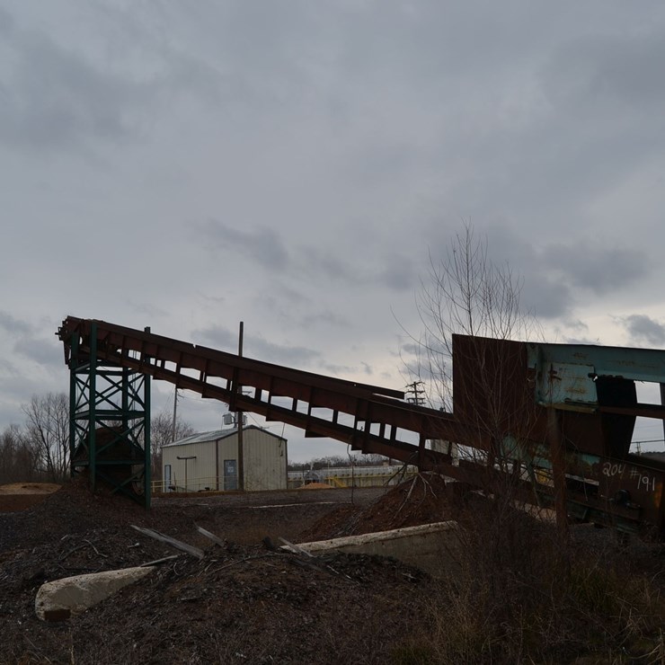 75' INCLINE ALL STEEL WASTE CONVEYOR W/ LADDER BACK CHAIN W/ BOTTOM RETURN NO DRIVE