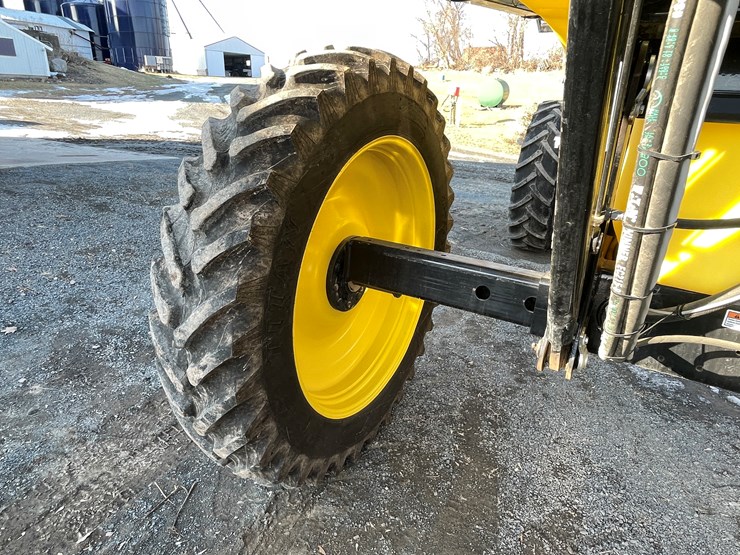 #106-•-fast-9613ft-pull-behind-sprayer-(one-owner)-image-31