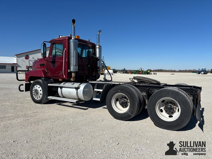 2001-mack-ch613-image-7