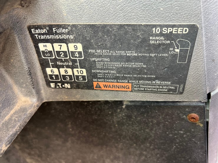 1999-mack-ch613-image-16