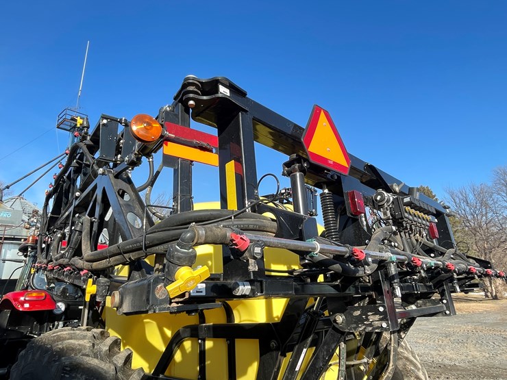 #106-•-fast-9613ft-pull-behind-sprayer-(one-owner)-image-30