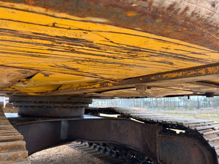 2015-komatsu-pc210-lc-10-image-16