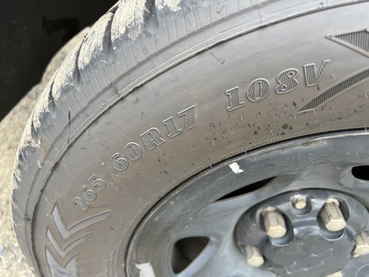 2015-chevrolet-tahoe-image-17