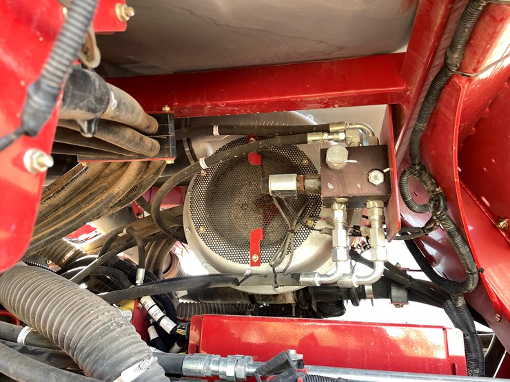 2020-case-ih-2150-image-41