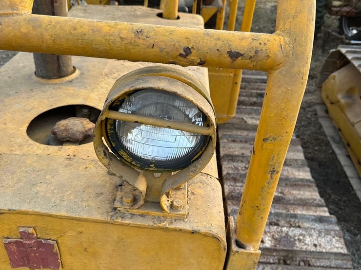 ih-td-9b-crawler-diesel-(sn#-855)-(hess)-image-3