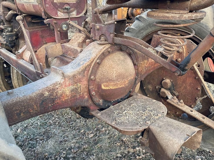 farmall-f-series-(no-tag)-(hess)-image-9