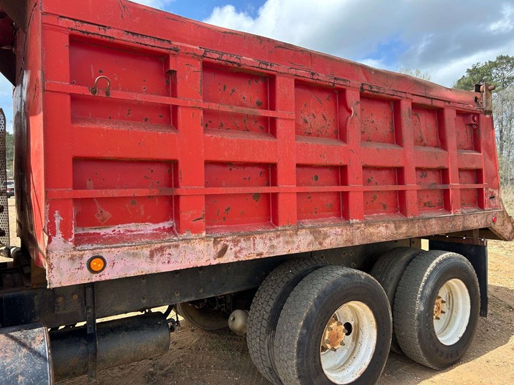 1995-mack-rd688-image-12