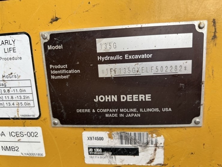 2021-deere-135g-image-11