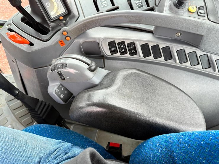 new-holland-ts115a-image-53