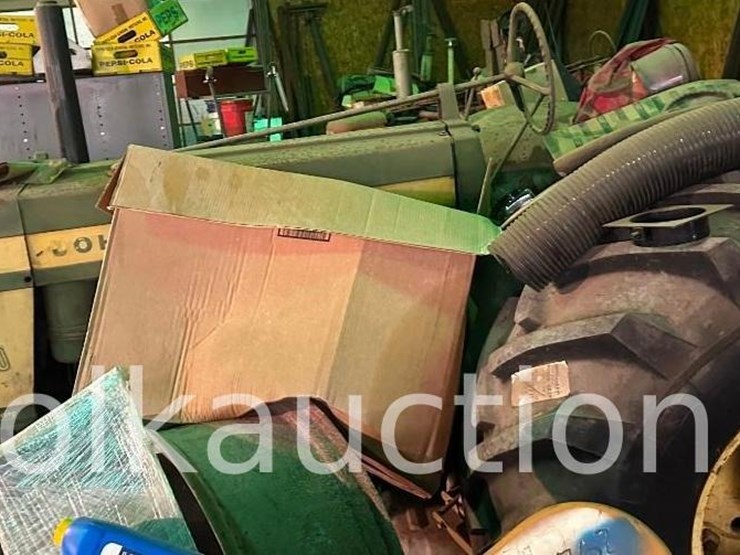 john-deere-720-image-2