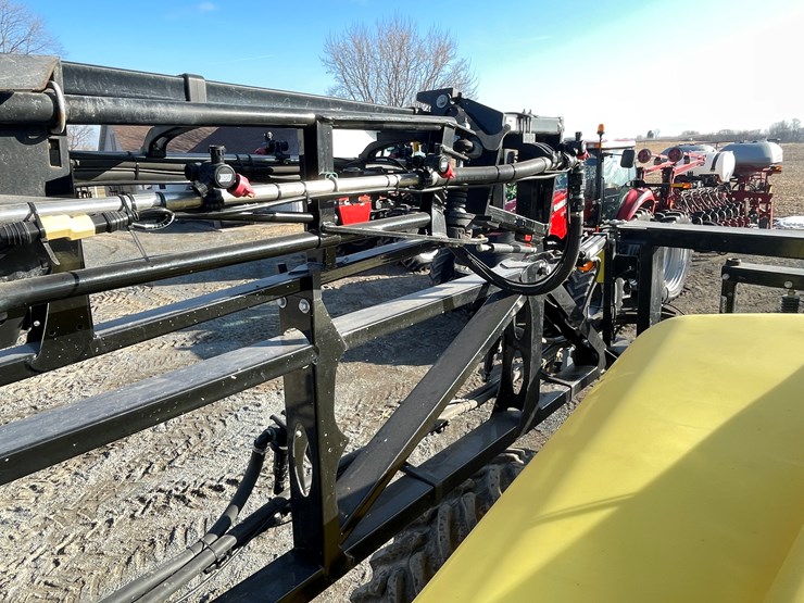 #106-•-fast-9613ft-pull-behind-sprayer-(one-owner)-image-19