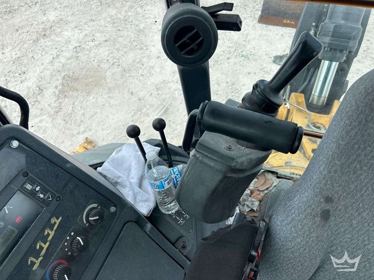 2015-deere-710k-image-15