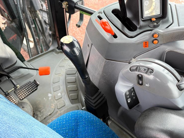 new-holland-ts115a-image-54