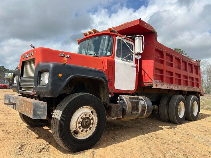 1995-mack-rd688-image-1