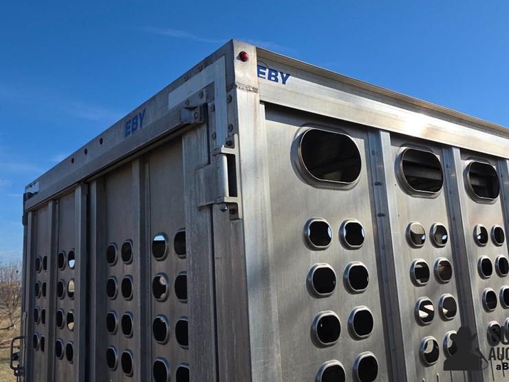 2022-eby-livestock-trailer-image-14