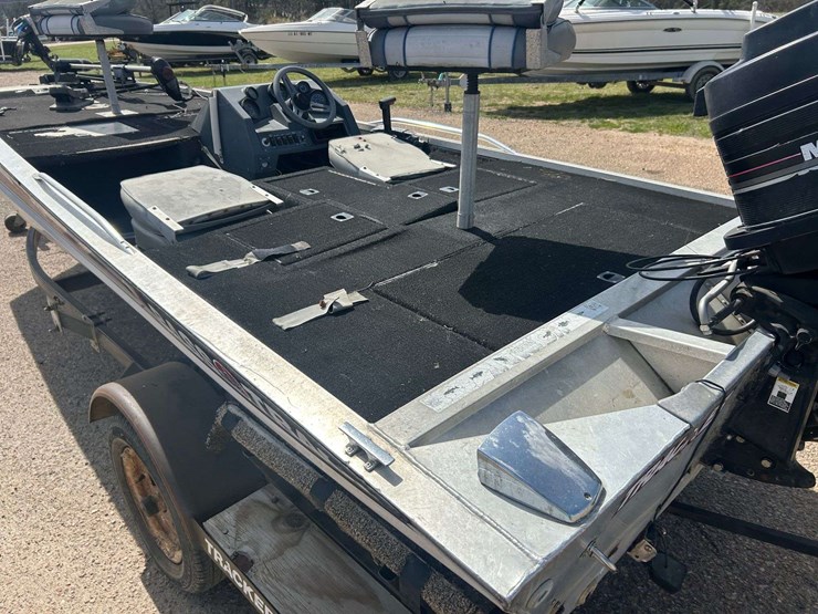 1988-bass-tracker-tx17-aluminum-bass-boat-image-15