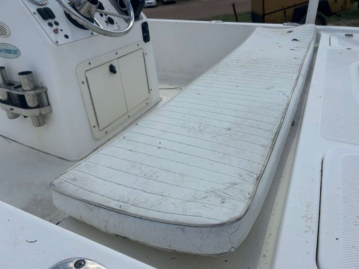 2001-sea-pro-sv1700cc-boat-image-9