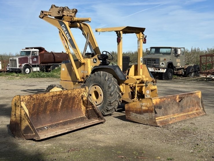 2004-deere-210le-image-4