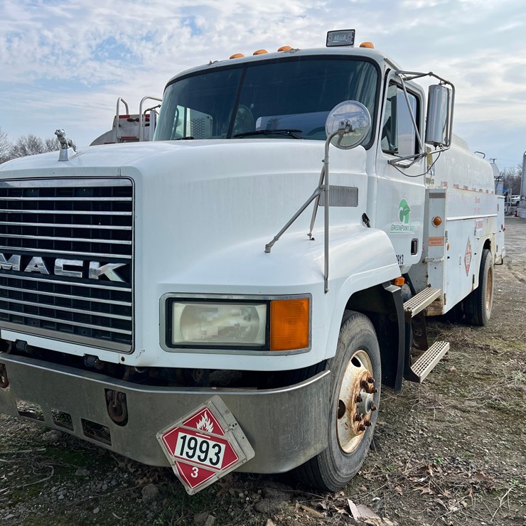 1999 MACK CH613