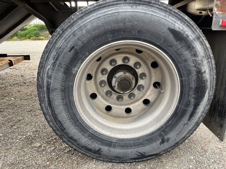 1976-titan-trailer-image-13