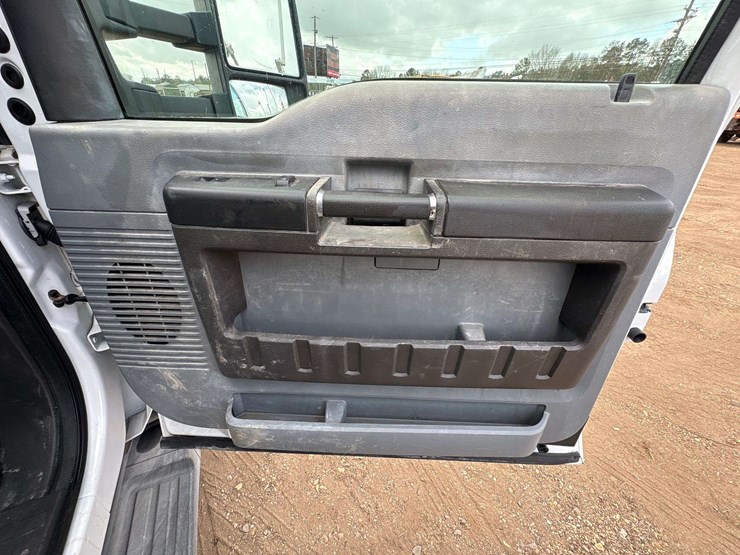 2001-ford-f450-image-16