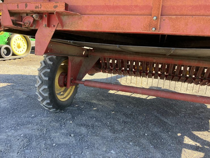 new-holland-166-image-6