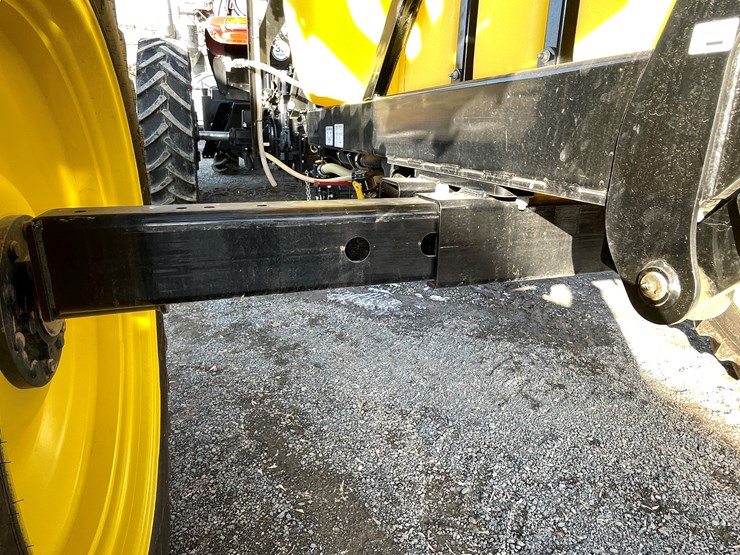 #106-•-fast-9613ft-pull-behind-sprayer-(one-owner)-image-32