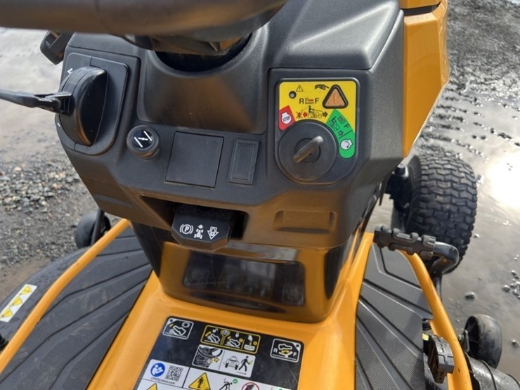 2024-cub-cadet-xt1-lt46-ride-on-mower-image-16