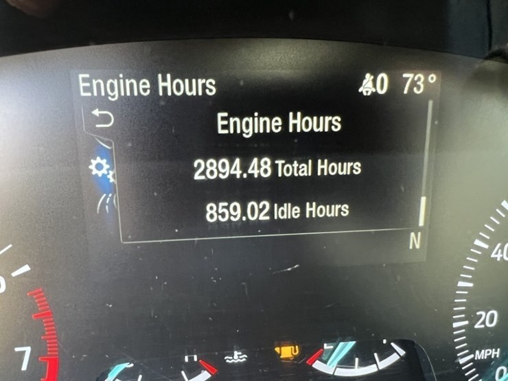 2020-ford-explorer-image-32