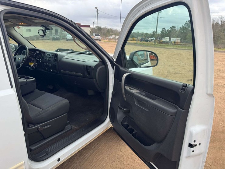 2011-chevrolet-silverado-1500-lt-image-15