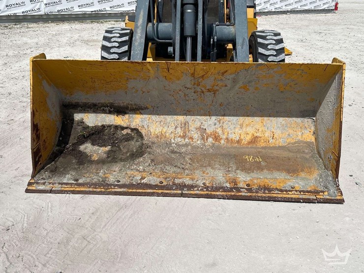 2015-deere-710k-image-30