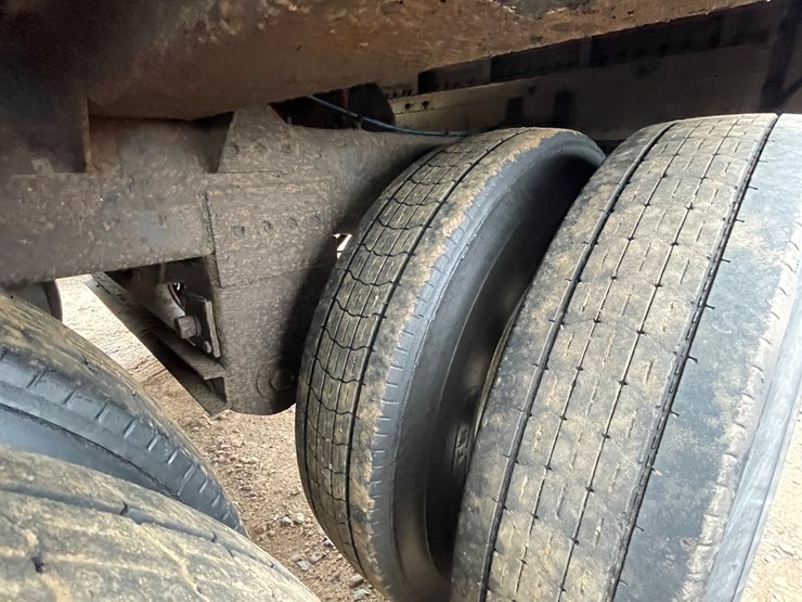 #1032-•-2011-timpte-inc.-grain-trailer-(has-mn-salvage-title)-image-25