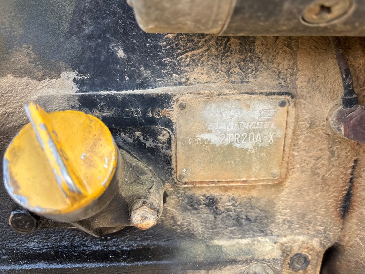 yanmar-ym240-image-13