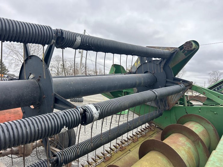 john-deere-220-image-14